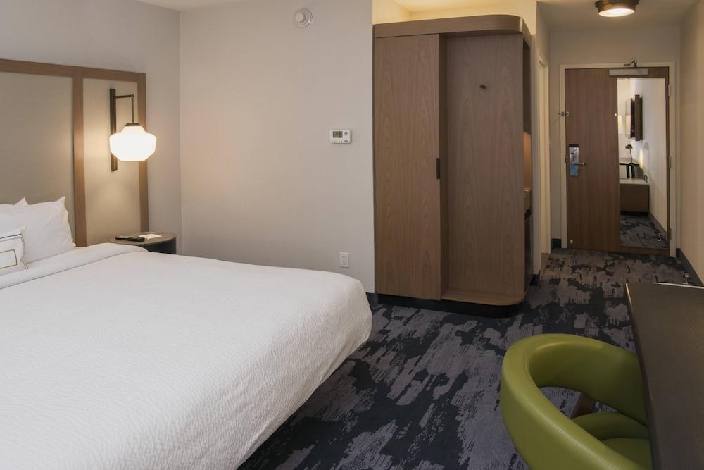 Fairfield & By Marriott North/shaw Avenue