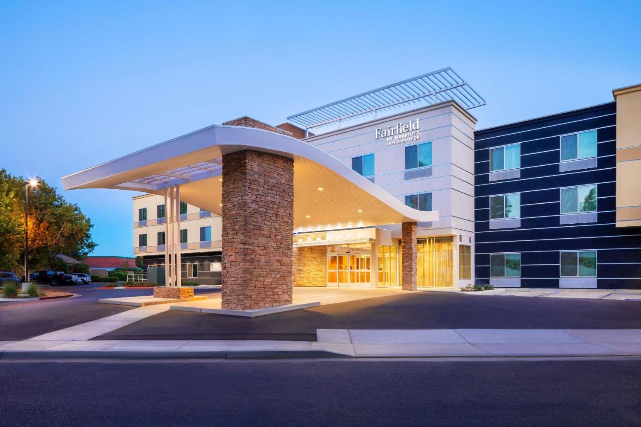 Hotel Fairfield & By Marriott North/shaw Avenue 3*